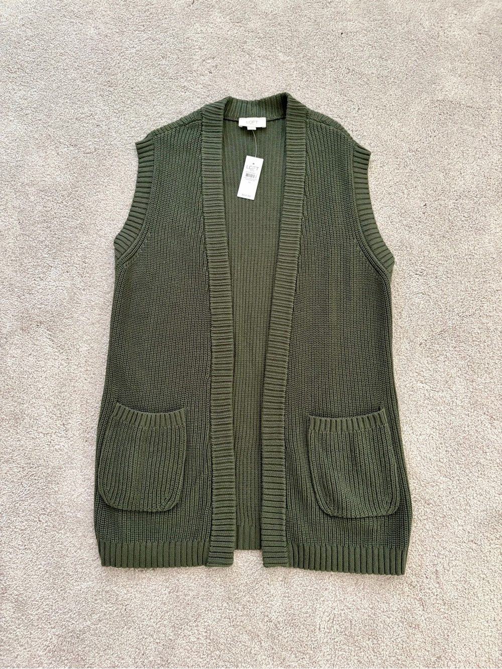 NWT LOFT Olive Green Sleeveless Knit Cardigan Vest with Pockets, size M.